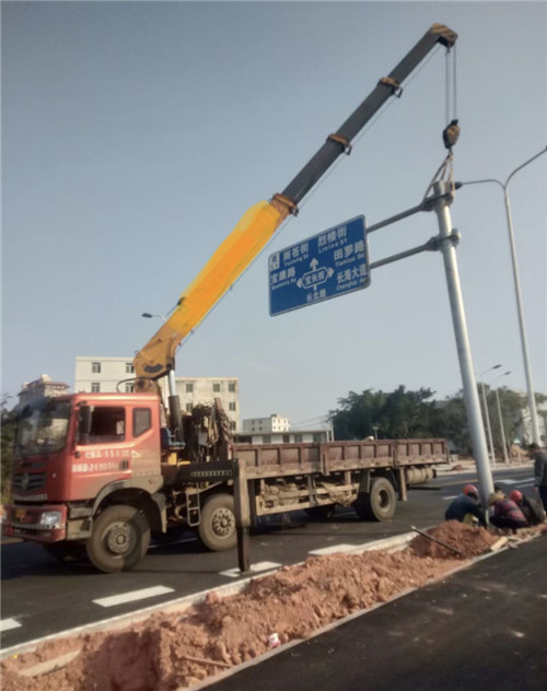 通化市设备吊装租赁吊车要用多大吊车